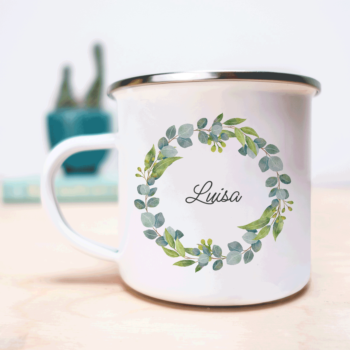 Tasse en métal personnalisée avec nom et couronne