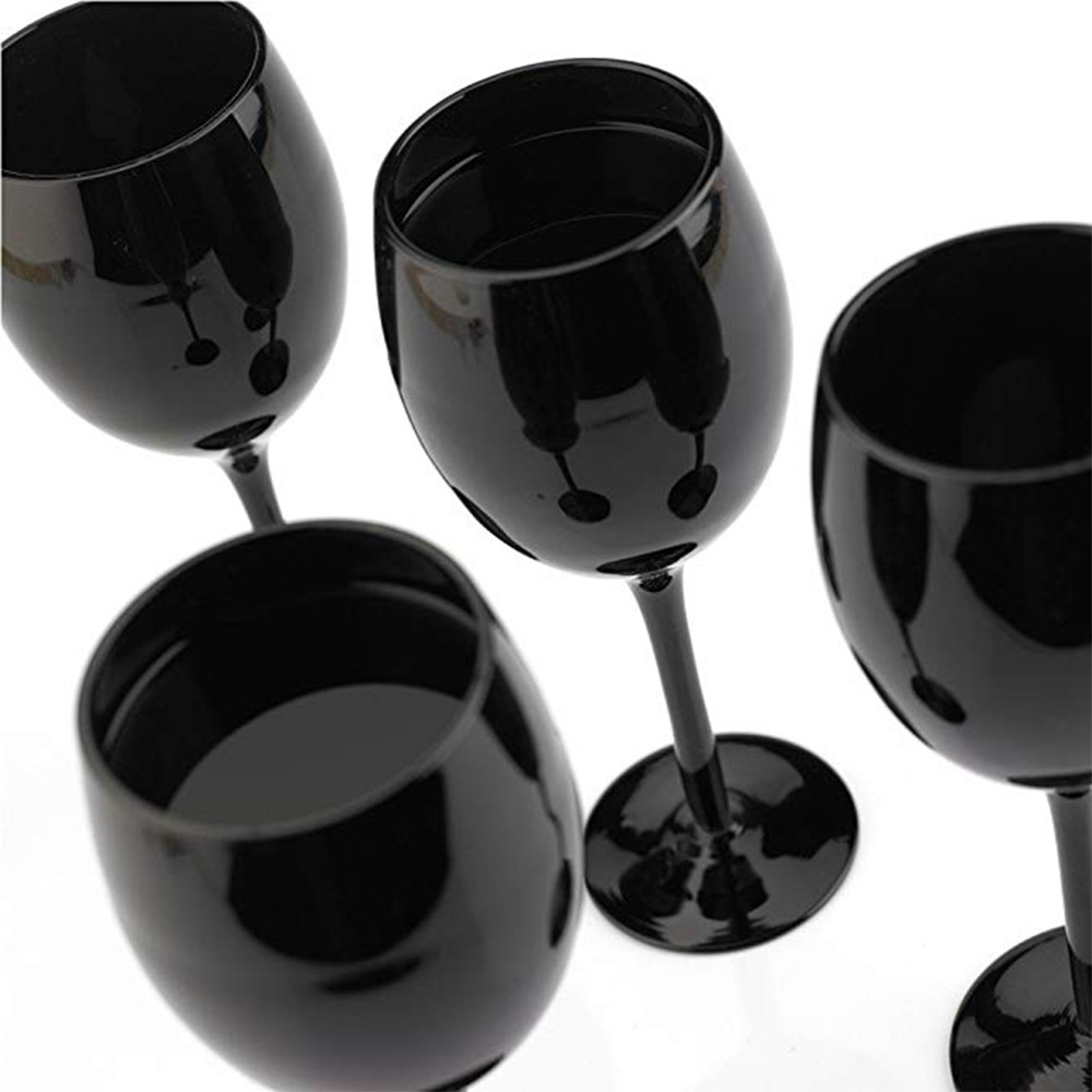 Ensemble de 4 verres à vin noirs