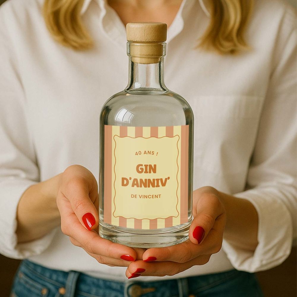 Personalisierbarer Gin mit Retro Etikett 
