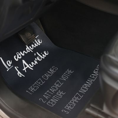 Tapis voiture personnalisé avec 5 lignes Tapis voiture personnalisé avec 5 lignes