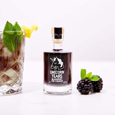 Mini liqueur de gin à la mûre Larmes de licorne Mini liqueur de gin à la mûre Larmes de licorne
