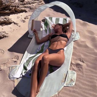 Tapis de plage avec pare soleil
