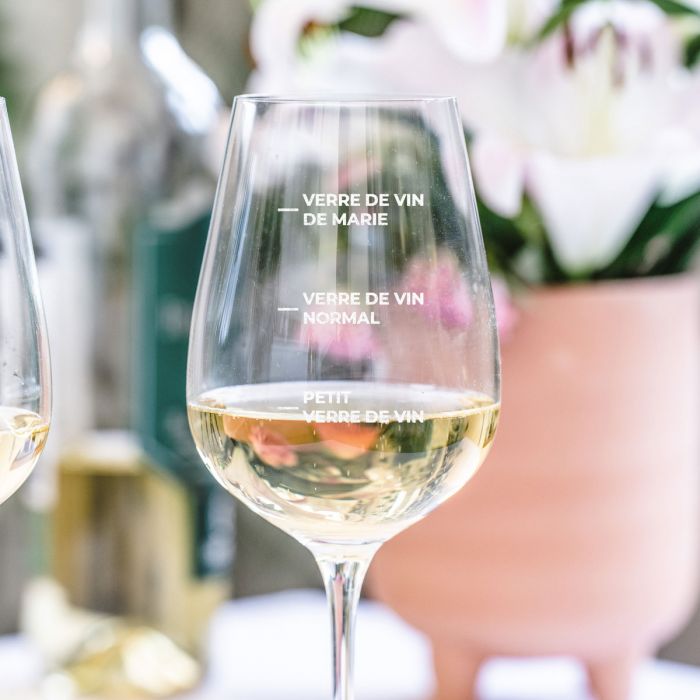 Verre à vin personnalisé avec nom main product photo