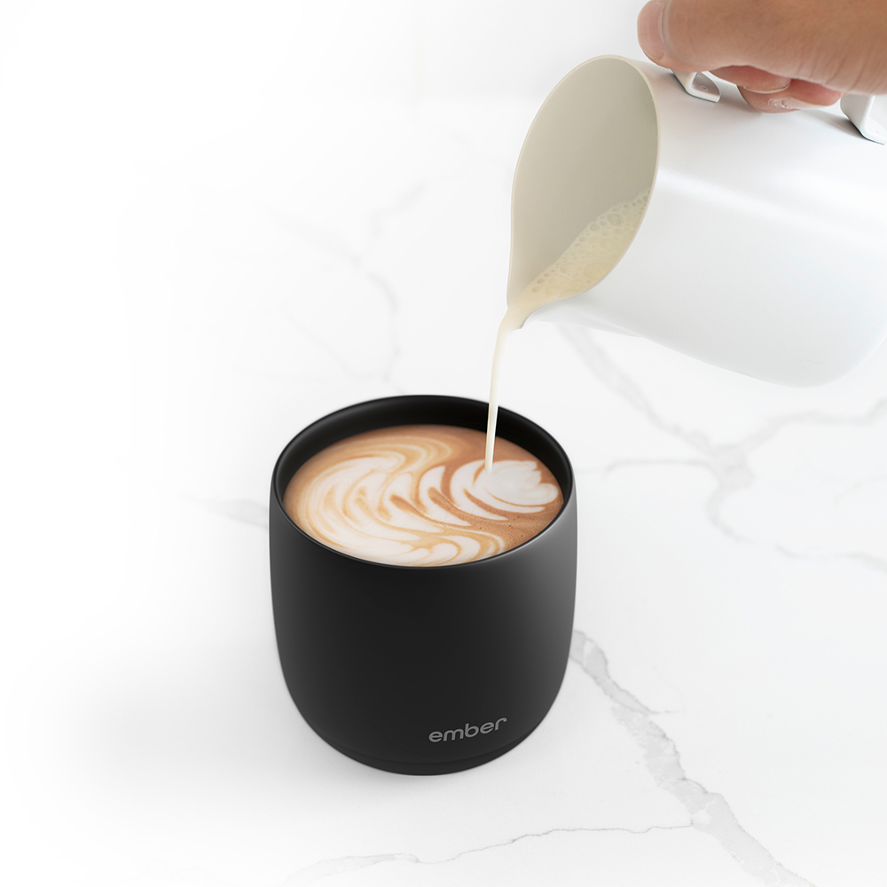 Tasse à température contrôlée Ember en noir